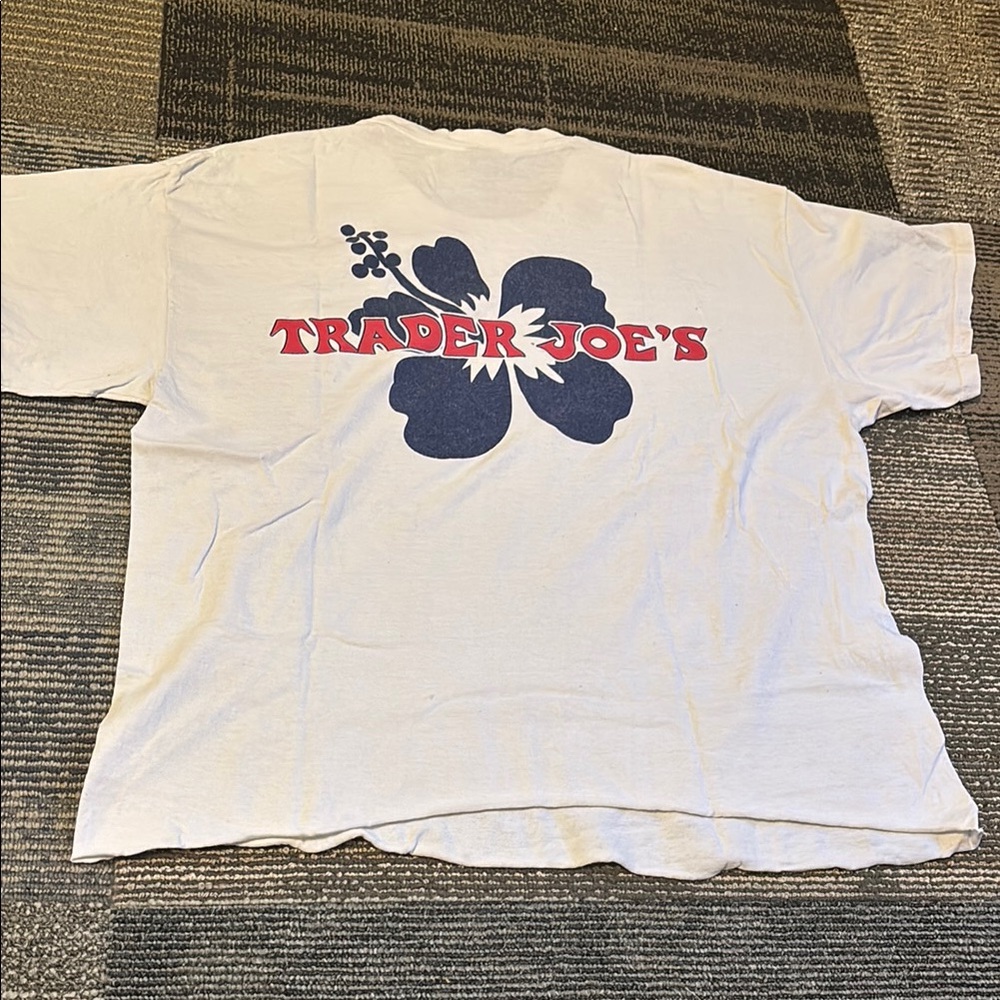 RARE Raw Hem White T-shirt 🌺 - Large